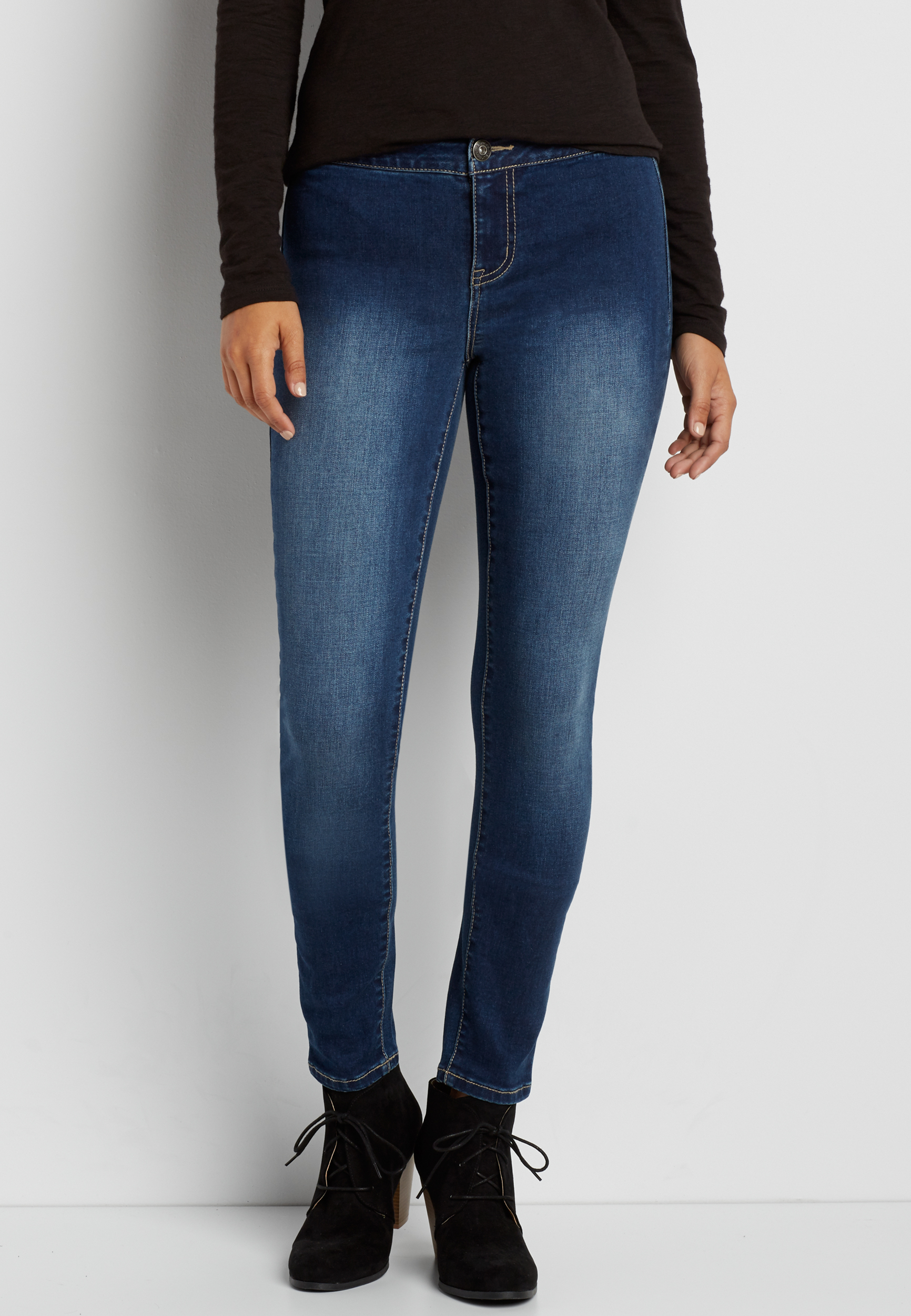 dark wash jegging with no front pockets 