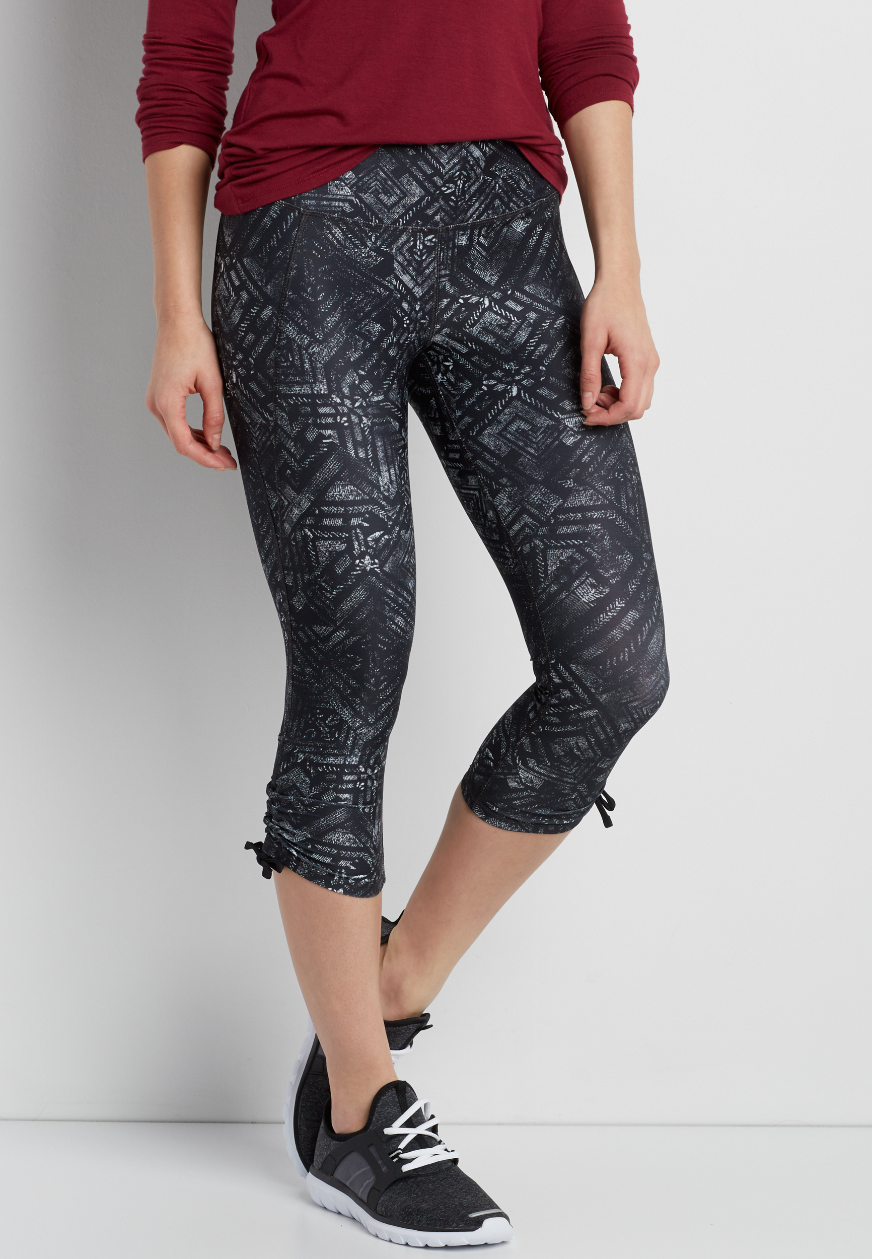 capri legging in geometric print | maurices