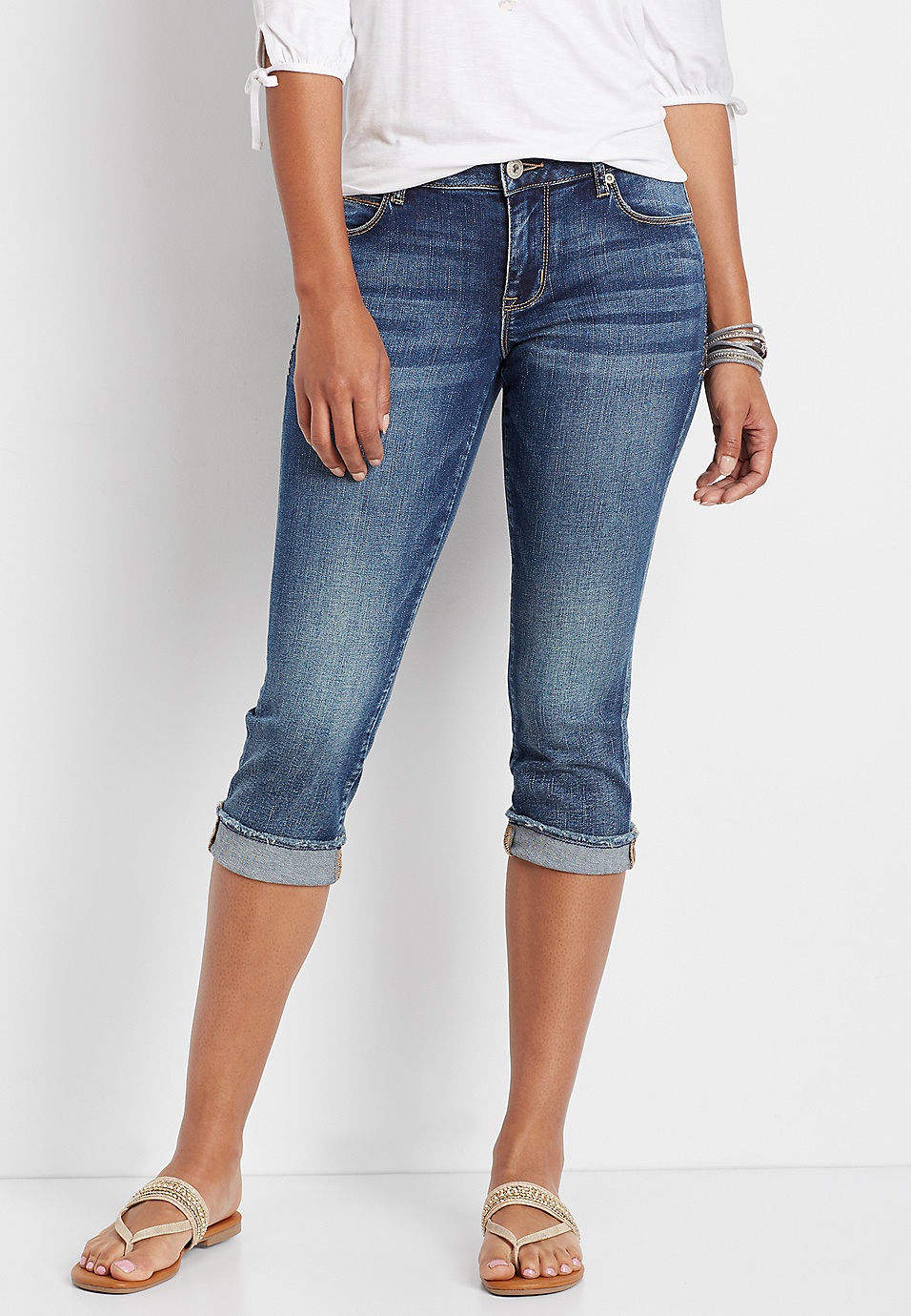 medium wash denim capri with frayed hem medium wash denim capri with frayed hem