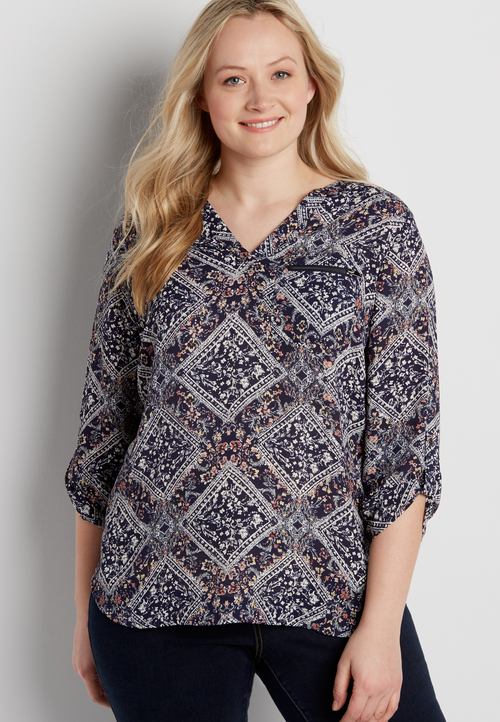 The Perfect Plus Size Blouse With Zipper Pocket In Floral Diamond Print 