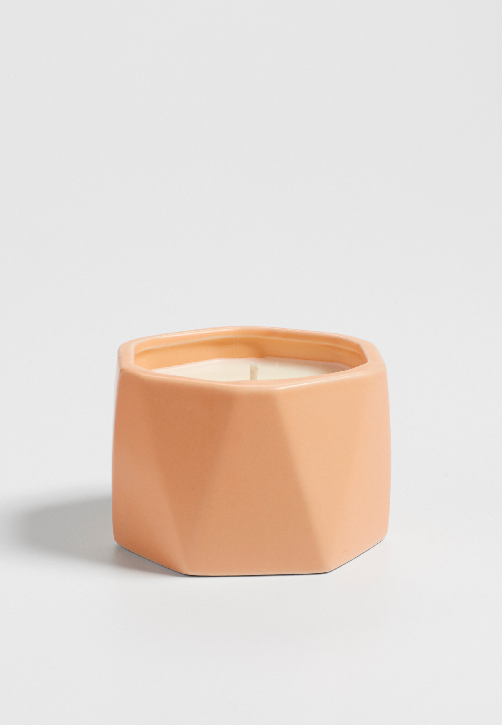 Illume™ 4.7 oz dylan ceramic soy candle in grapefruit oleander maurices